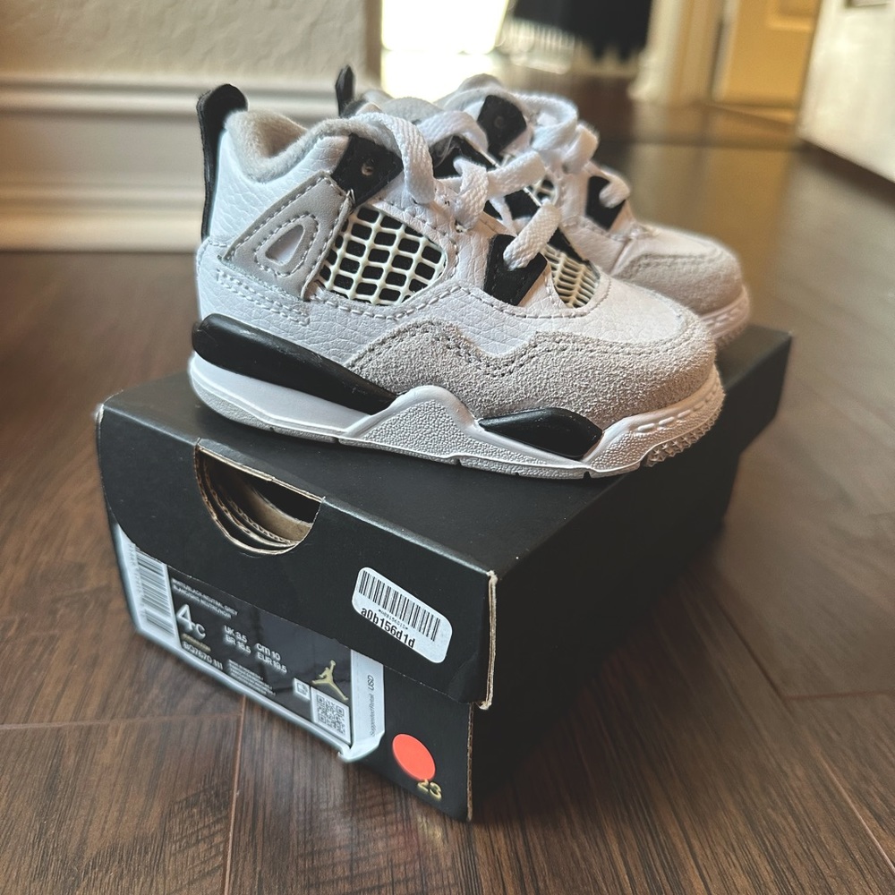 Jordan retro 4